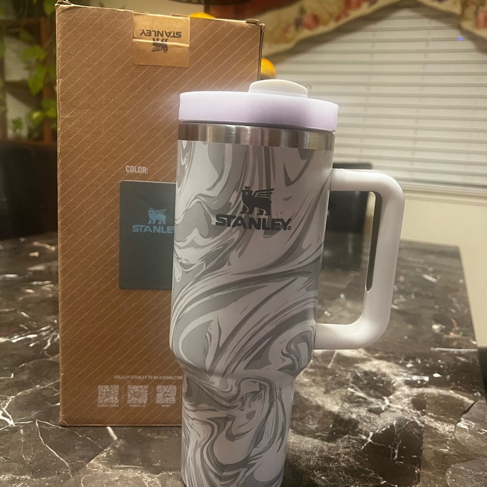 Stanley White Marble Travel Mug (polar swirl)